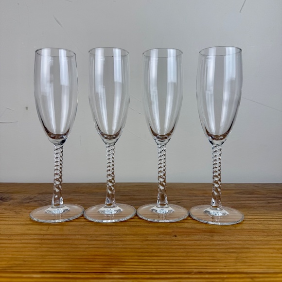 Cristal D’Arques Angelique Champagne Flutes | Set of 4 | Discontinued - Picture 3 of 12